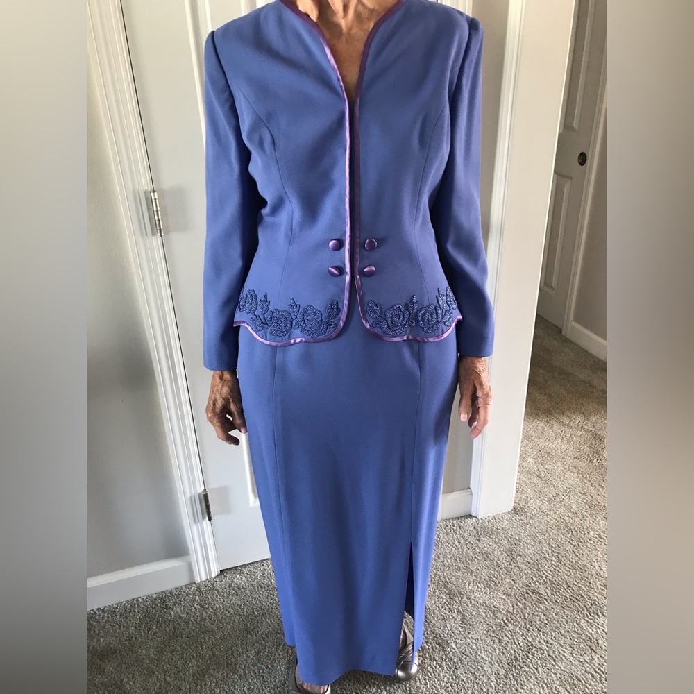 Remini Suit, Size 6